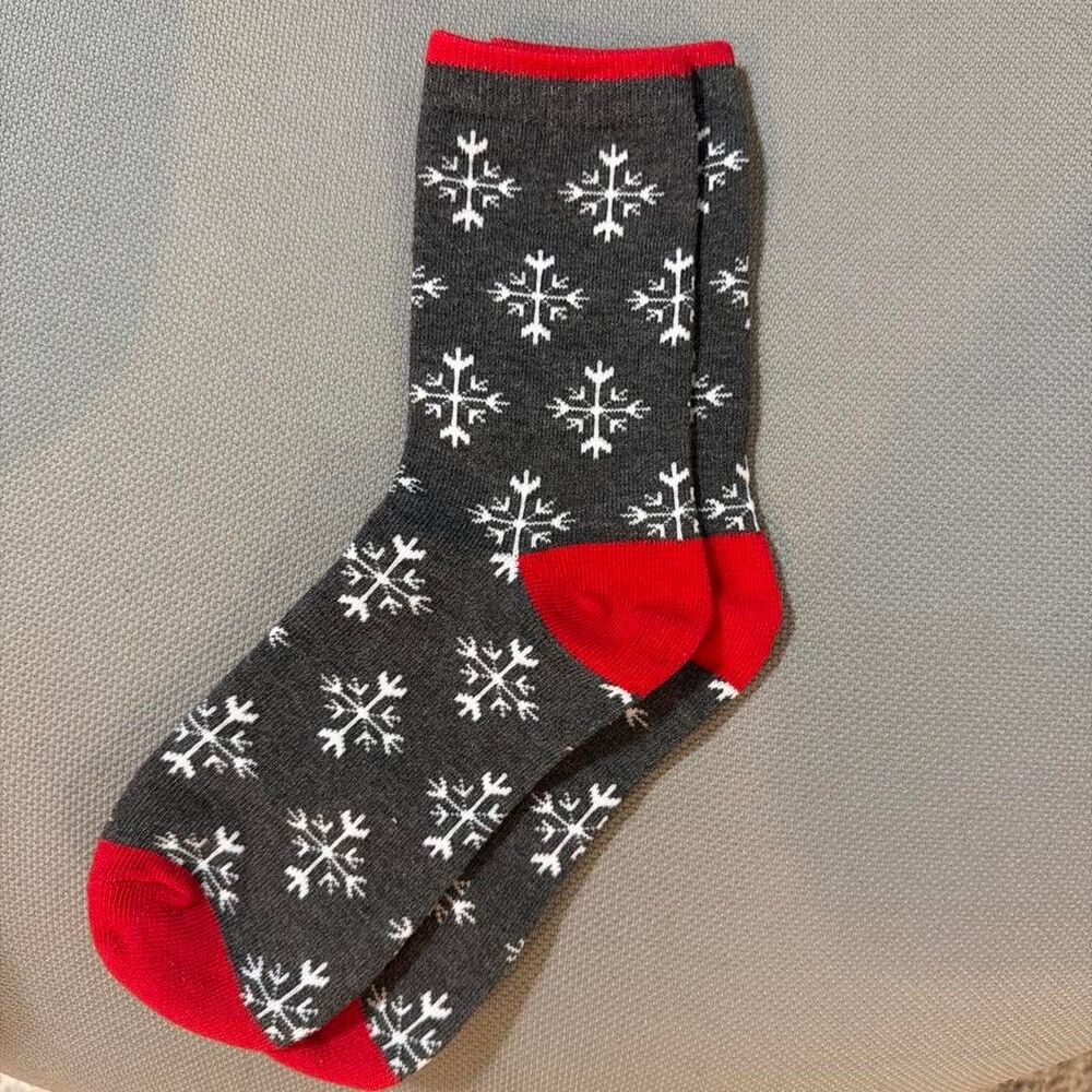 Women's Socks- Grey/Red -Snowflakes-New